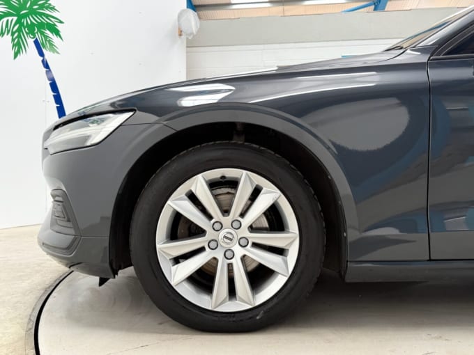 2025 Volvo V60