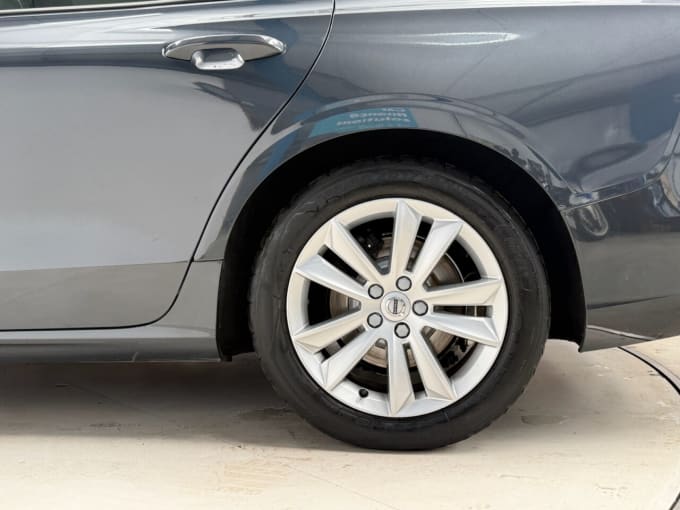 2025 Volvo V60