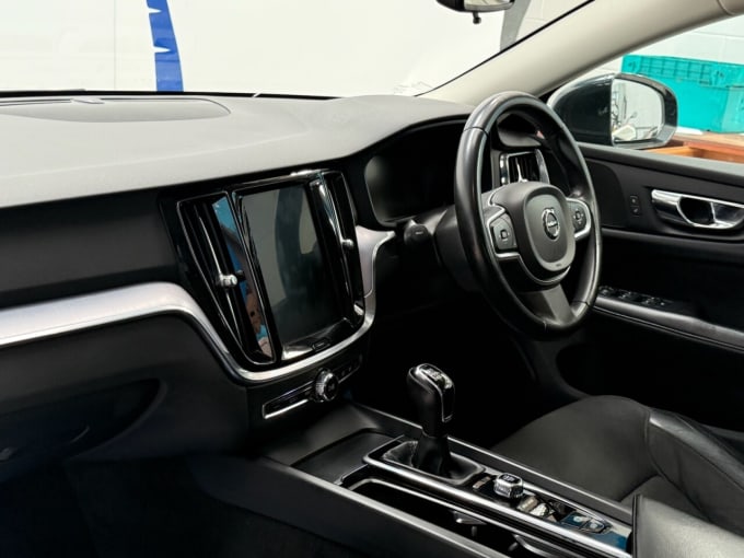 2025 Volvo V60