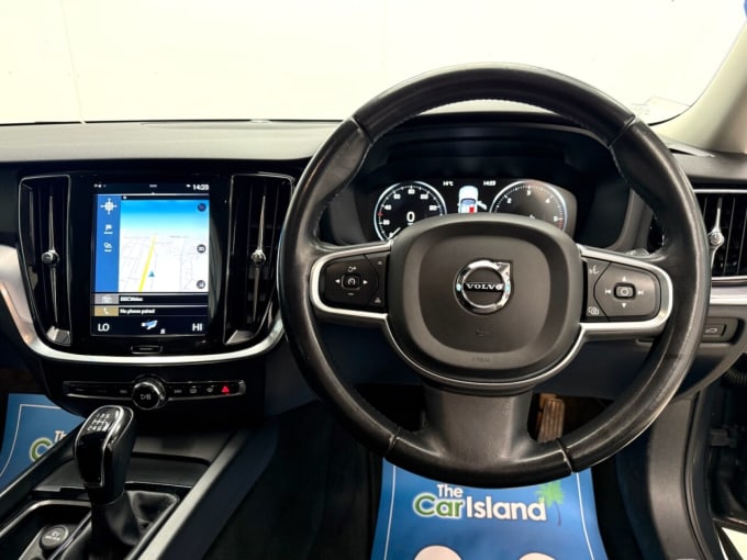 2025 Volvo V60