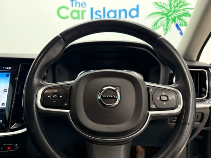 2025 Volvo V60