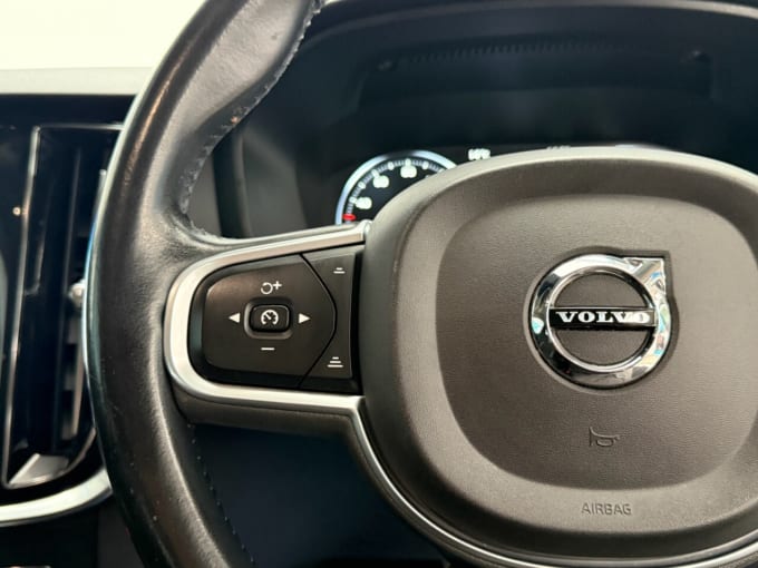 2025 Volvo V60