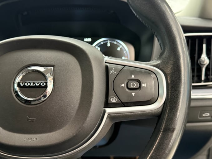 2025 Volvo V60