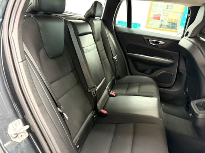 2025 Volvo V60