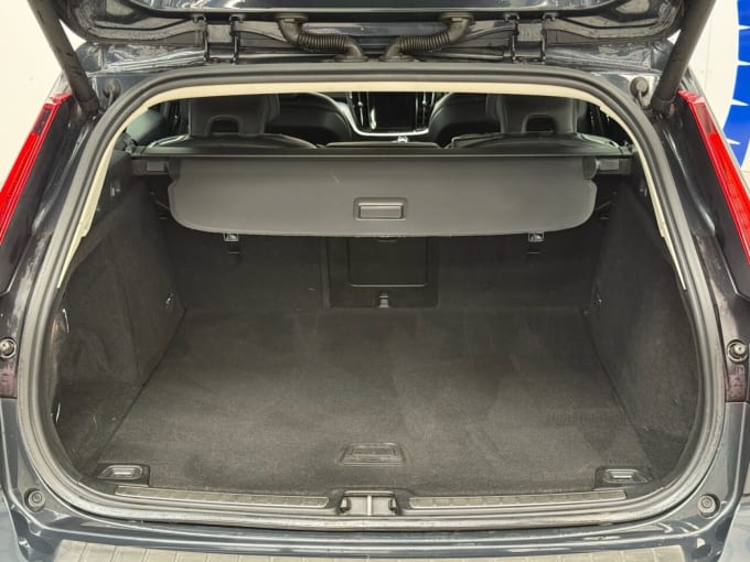 2025 Volvo V60