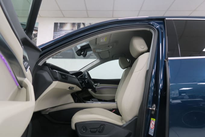 2025 Audi E-tron