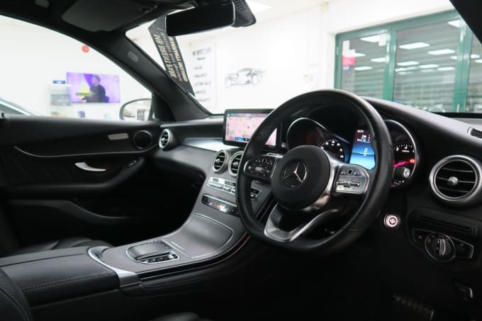 2025 Mercedes-benz Glc