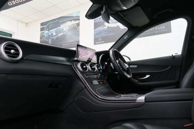 2025 Mercedes-benz Glc