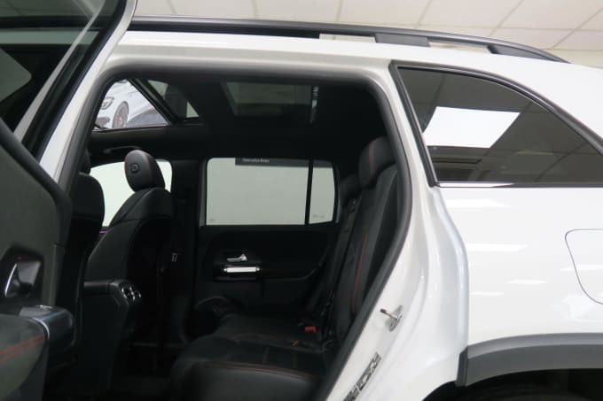 2025 Mercedes-benz Glb