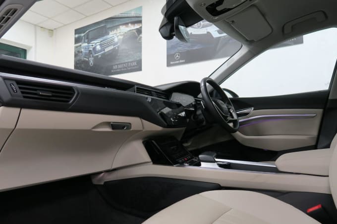 2025 Audi E-tron