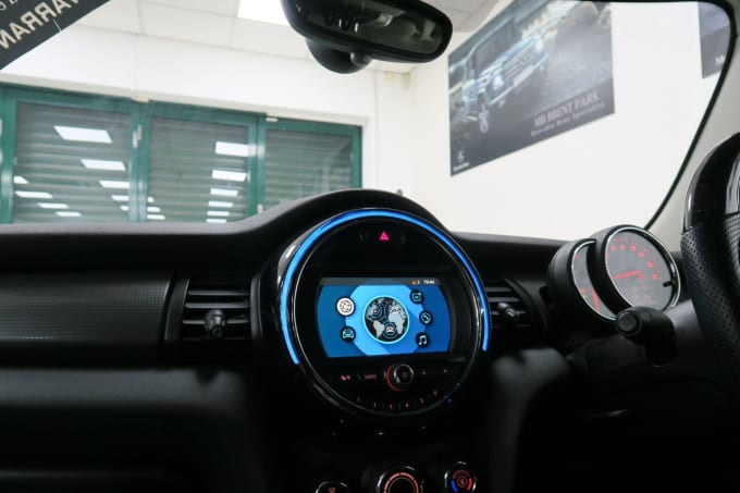 2025 Mini Hatch