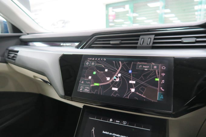 2025 Audi E-tron