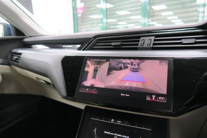 2025 Audi E-tron