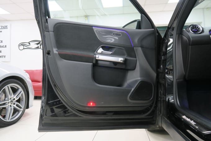 2025 Mercedes-benz Glb