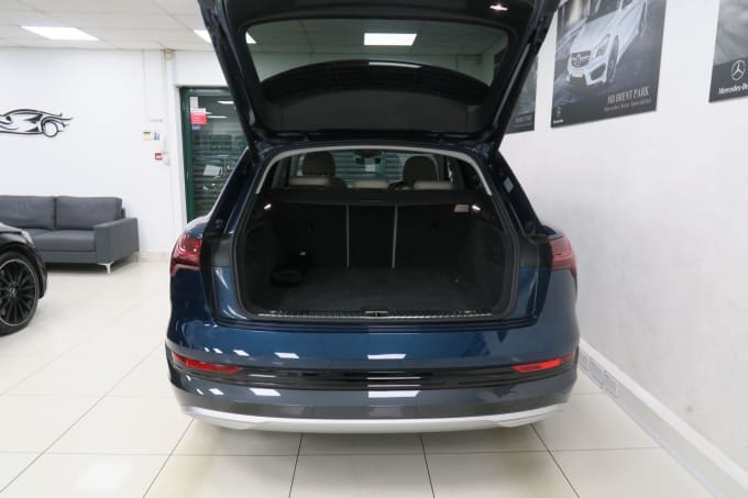 2025 Audi E-tron