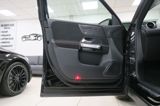 2025 Mercedes-benz Glb