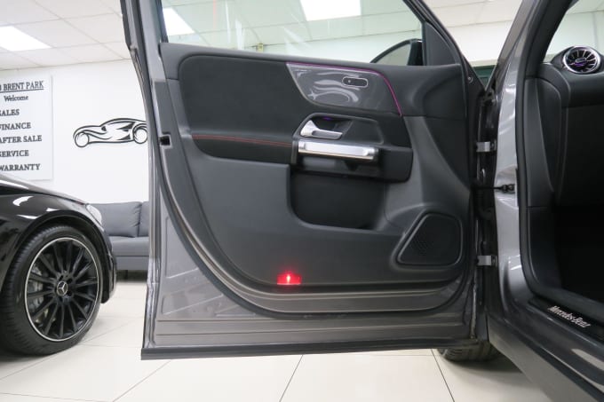 2025 Mercedes-benz Glb