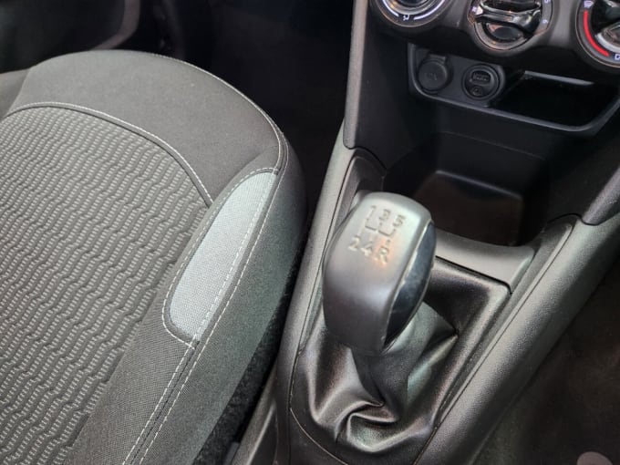 2025 Peugeot 208