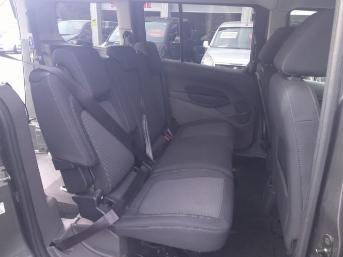 2025 Ford Grand Tourneo Connect