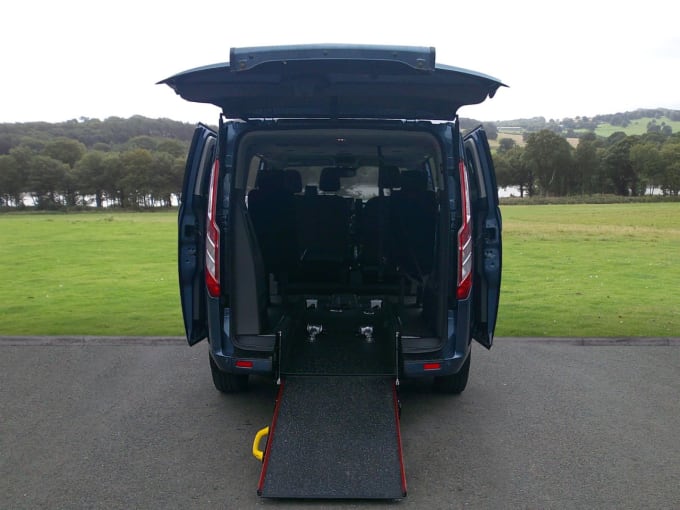 2025 Ford Tourneo Custom