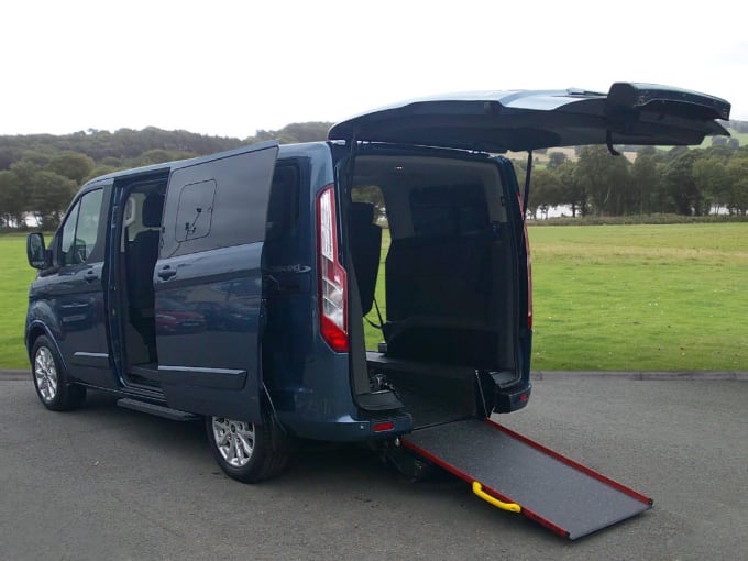 2025 Ford Tourneo Custom