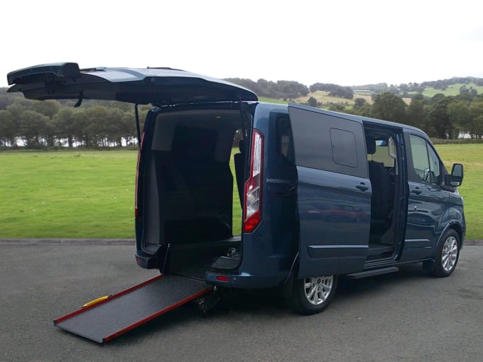 2025 Ford Tourneo Custom