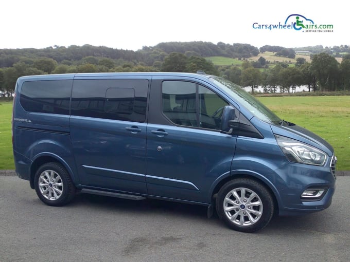 2025 Ford Tourneo Custom