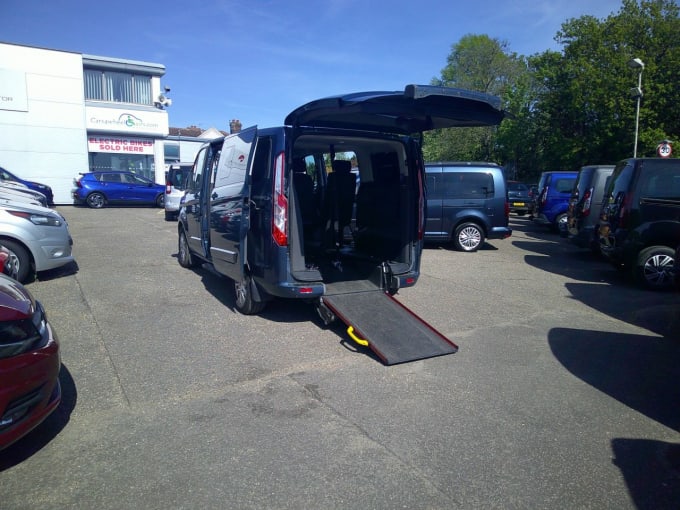 2025 Ford Tourneo Custom