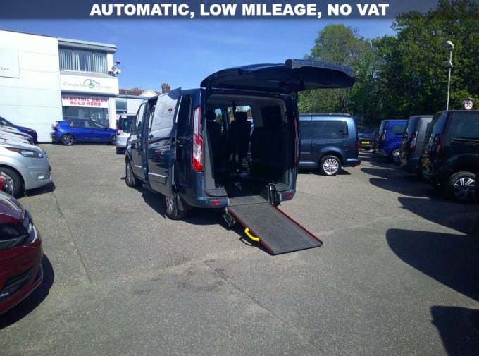 2025 Ford Tourneo Custom