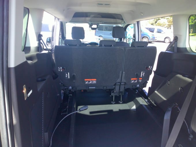 2025 Ford Grand Tourneo Connect