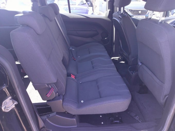 2025 Ford Grand Tourneo Connect