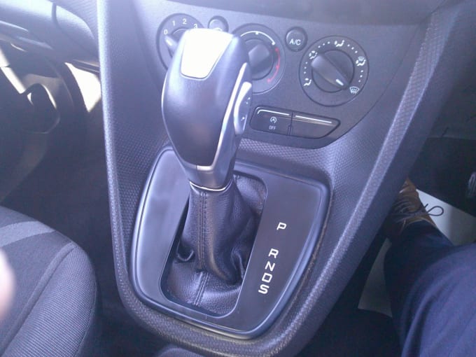 2025 Ford Grand Tourneo Connect