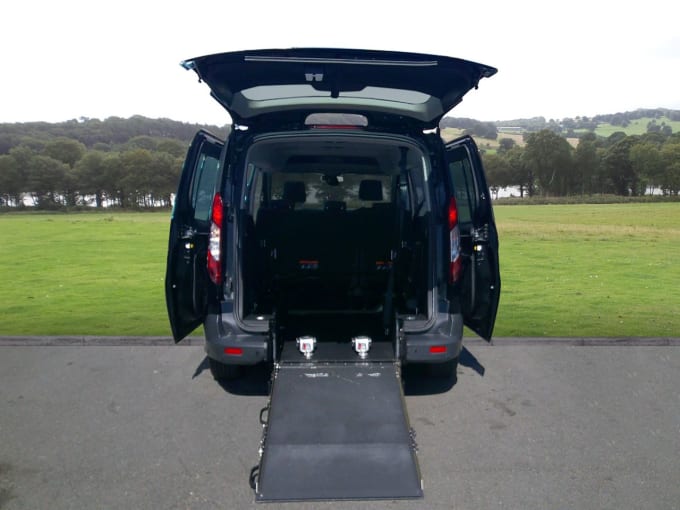 2025 Ford Grand Tourneo Connect