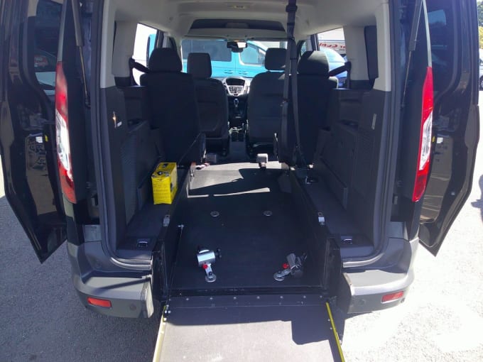 2025 Ford Grand Tourneo Connect
