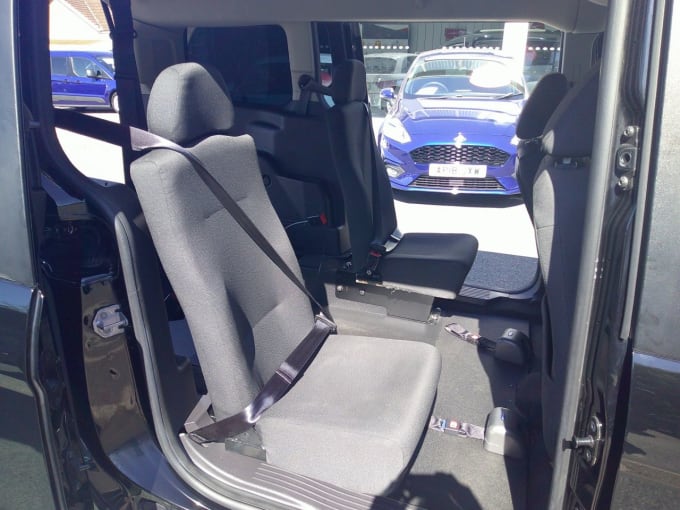 2025 Ford Grand Tourneo Connect