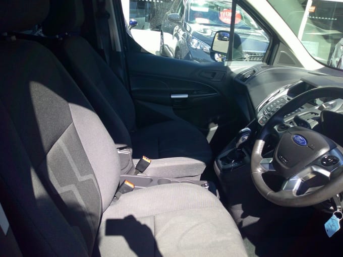 2025 Ford Grand Tourneo Connect