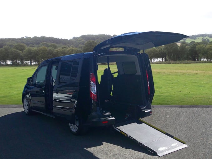 2025 Ford Grand Tourneo Connect