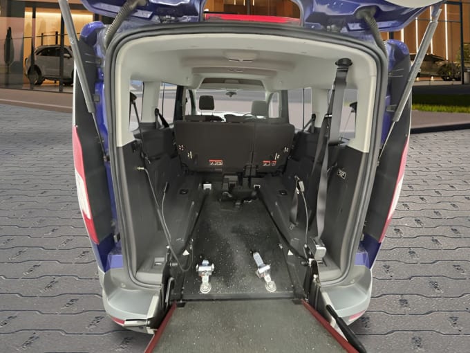 2025 Ford Grand Tourneo Connect
