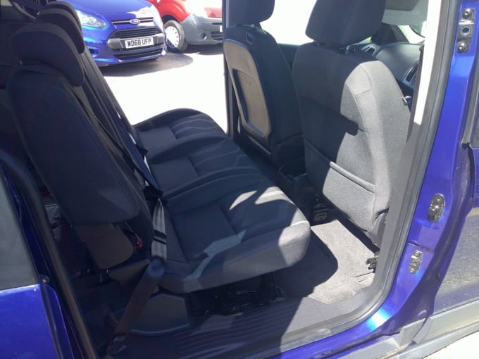 2025 Ford Grand Tourneo Connect