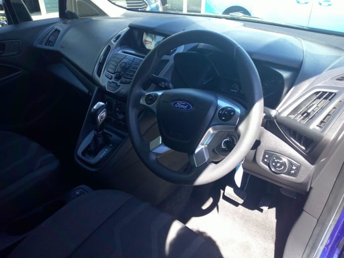 2025 Ford Grand Tourneo Connect