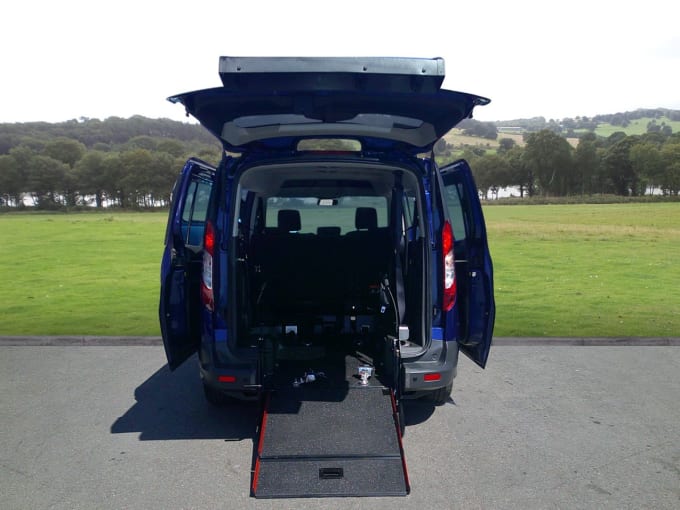 2025 Ford Grand Tourneo Connect