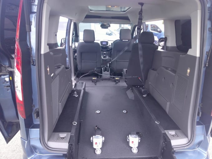 2025 Ford Grand Tourneo Connect