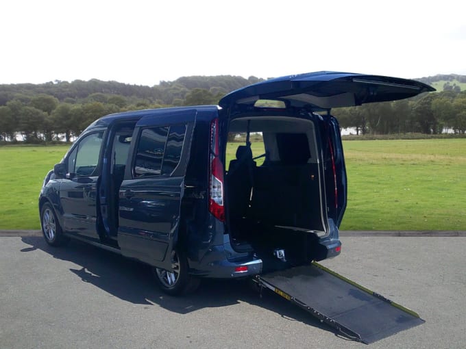 2025 Ford Grand Tourneo Connect