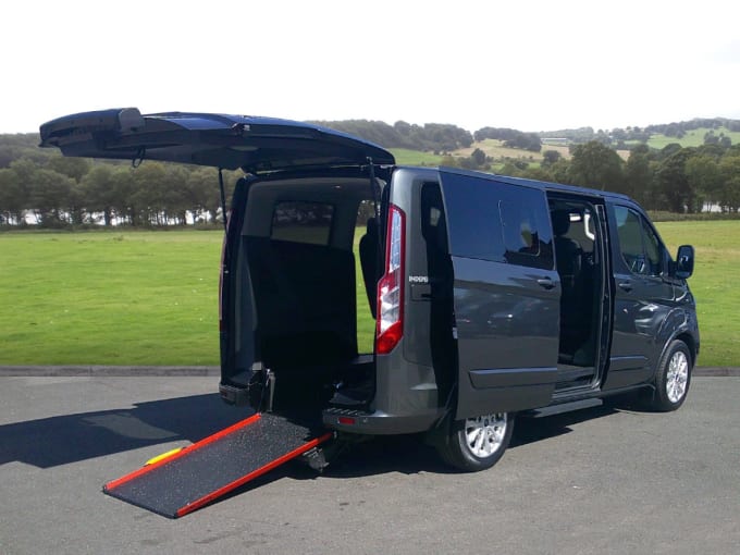 2025 Ford Tourneo Custom