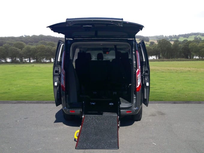 2025 Ford Tourneo Custom