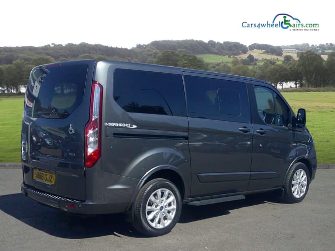 2025 Ford Tourneo Custom