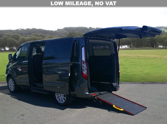 2025 Ford Tourneo Custom