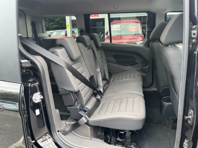 2025 Ford Grand Tourneo Connect