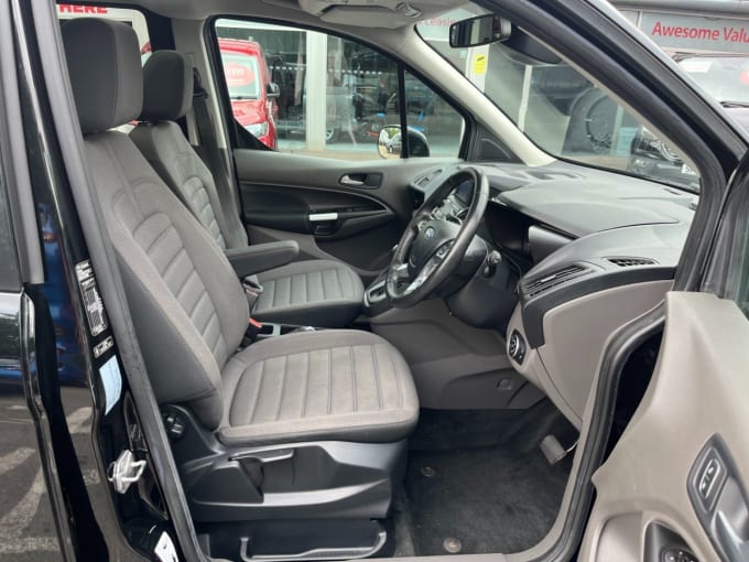 2025 Ford Grand Tourneo Connect