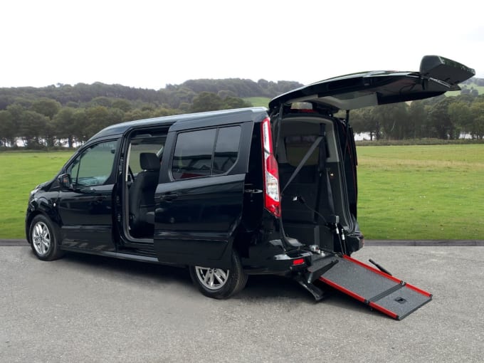 2025 Ford Grand Tourneo Connect
